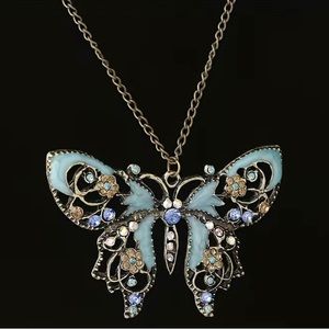 🦋Vintage Colorful Big Butterfly Pendant Necklace For Women And Girls🦋